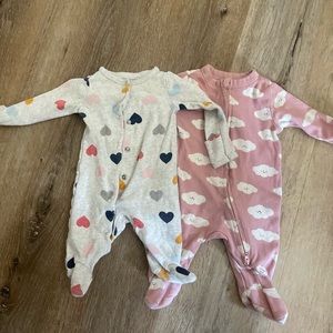 4/$15 Bundle Newborn Footie Pajamas EUC